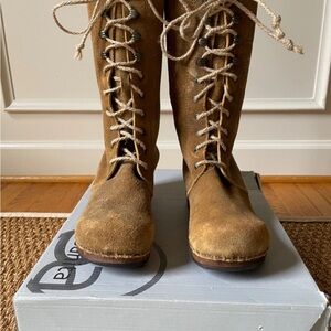 Sanita brand Brown Suede Lace-Up clog Boots.
Size 37.